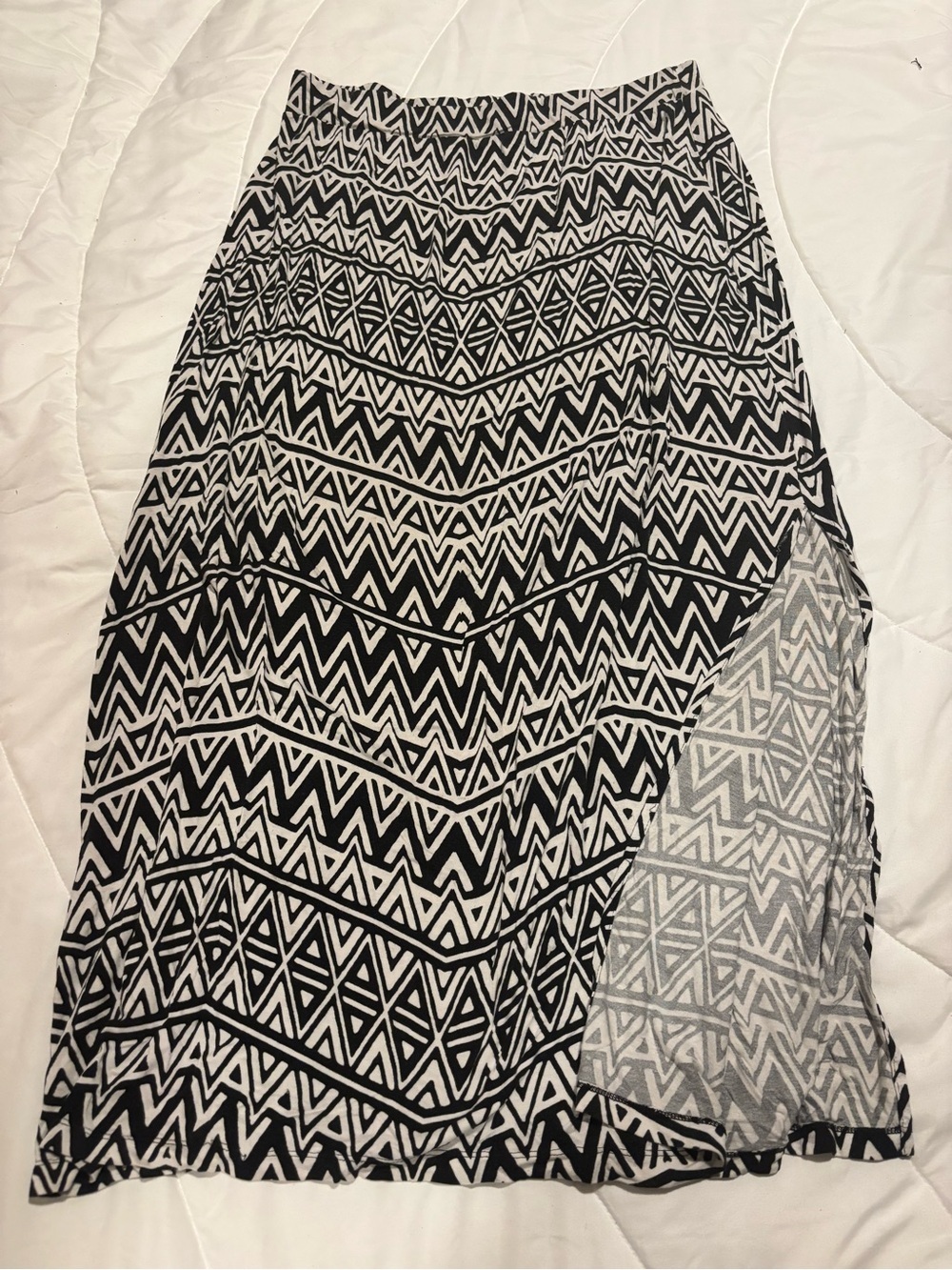 Apt. 9 Black & White Tribal Print Maxi Skirt with slit- size XL